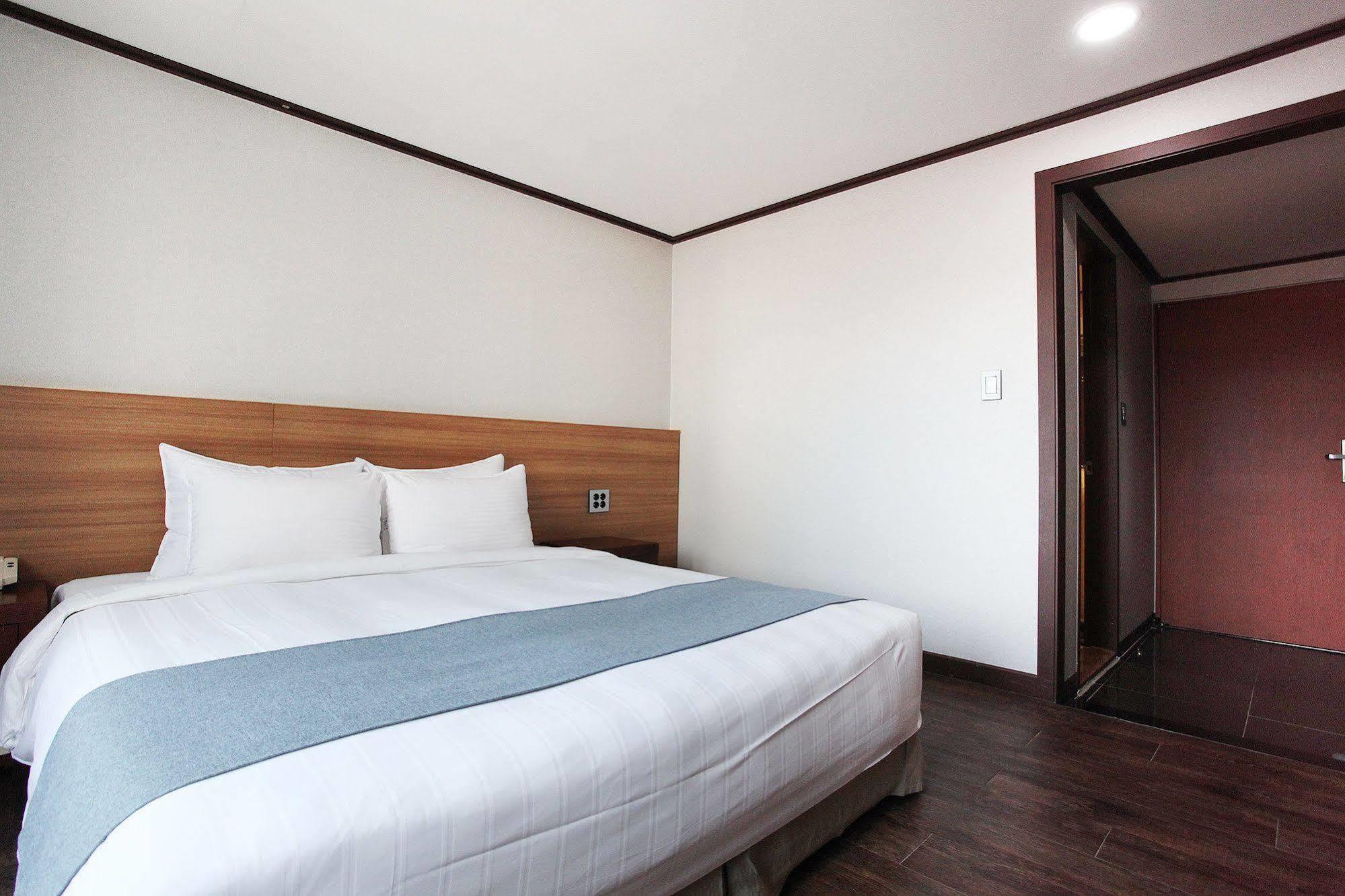Noblesse Hotel Jeju Exterior foto